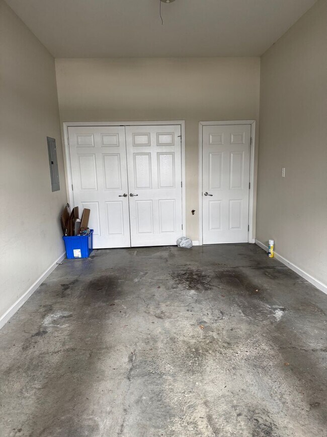 Building Photo - 516 Borden Rd