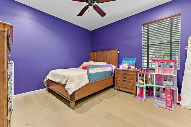 Building Photo - 236 Carina Dr