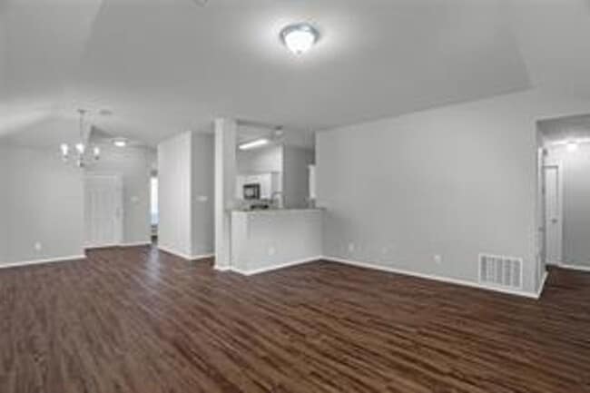 Building Photo - Charming 3-Bedroom Home in Sought-After Aubrey Neighborhood