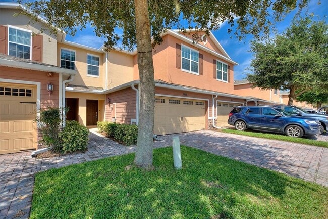 Building Photo - 1220 Priory Cir