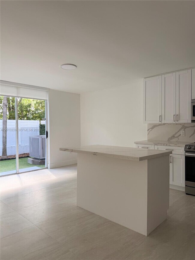 Building Photo - 8725 SW 158th Pl