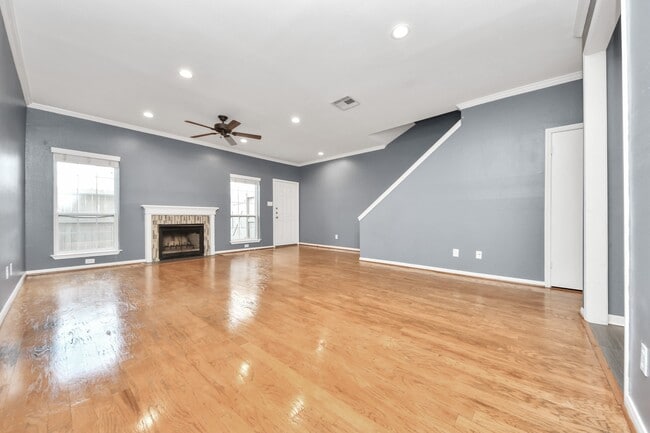 Building Photo - 2874 Holly Hall St