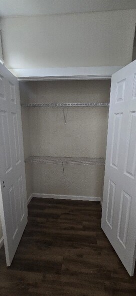 Building Photo - 4344 Decoursey Ave