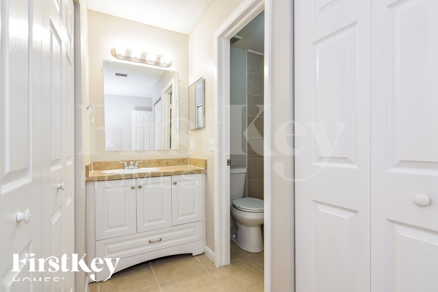 Building Photo - 4071 Forecast Dr