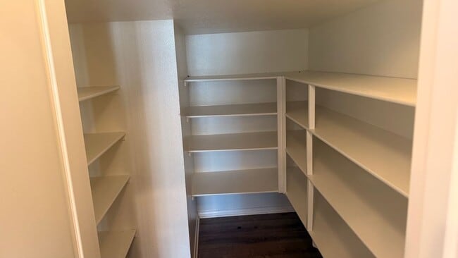 Building Photo - 1410 Butterfly Ct