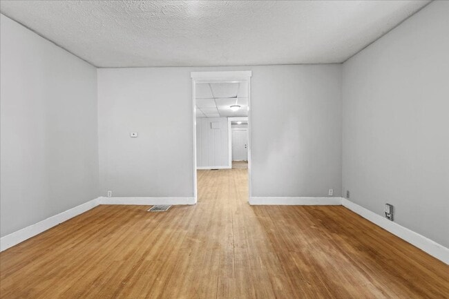 Building Photo - 38 N Grant Avenue - $875/mo.