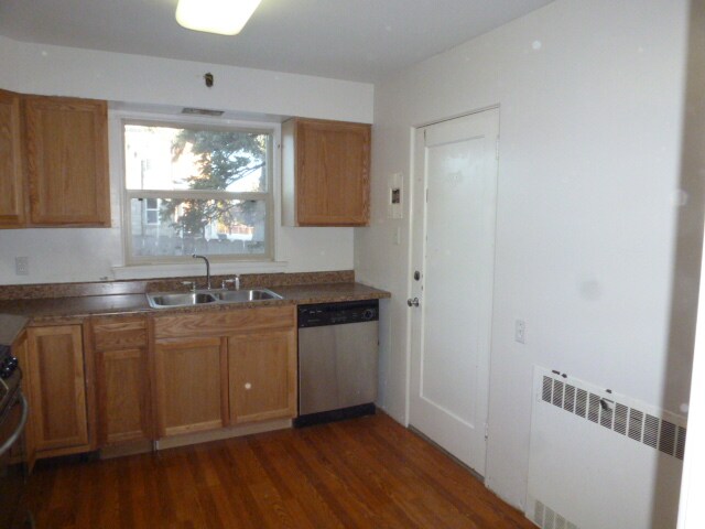 Building Photo - 204 W Placer Ave