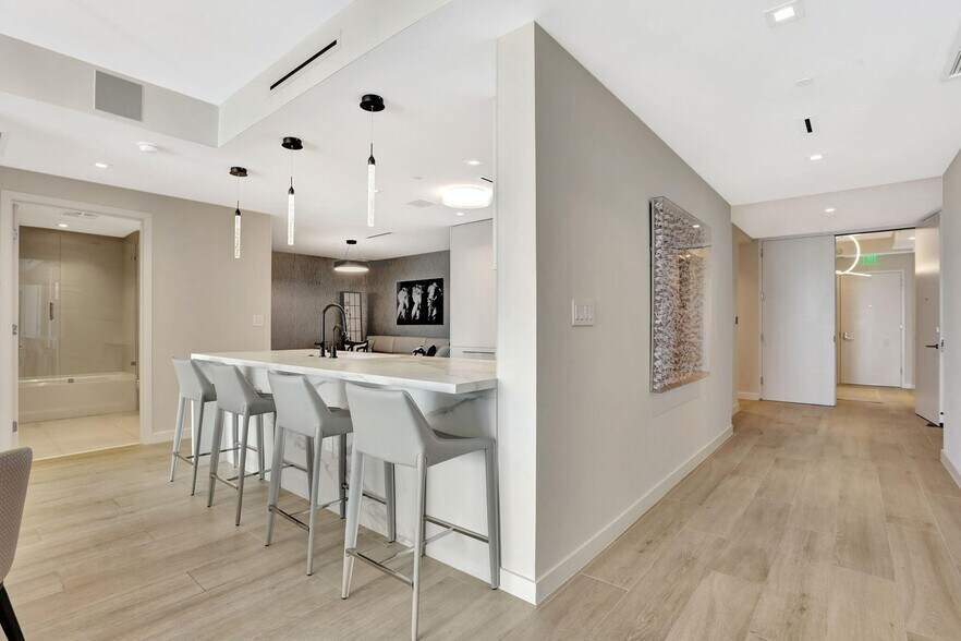 Building Photo - 1116 N Ocean Blvd
