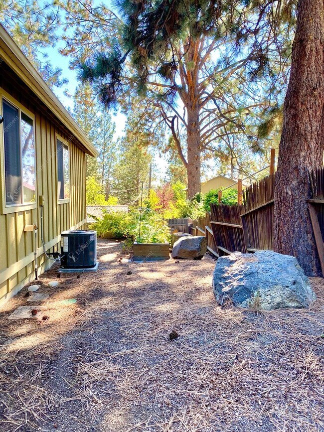 Building Photo - West Hills Gem with Timeless Charm and Mod...