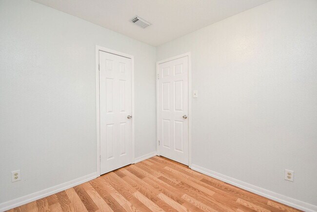 Building Photo - 5154 Markwood Ln