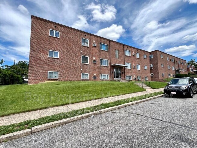 Building Photo - 1709 Lansing St