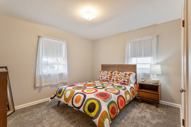 Building Photo - Beautiful Home In Underwood Park Neighborhood