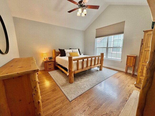 Building Photo - Stunning Home with ~4,000sqft of Living Space In a Great Location!