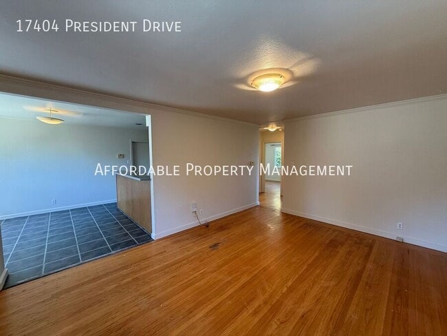 Building Photo - 17404 President Dr