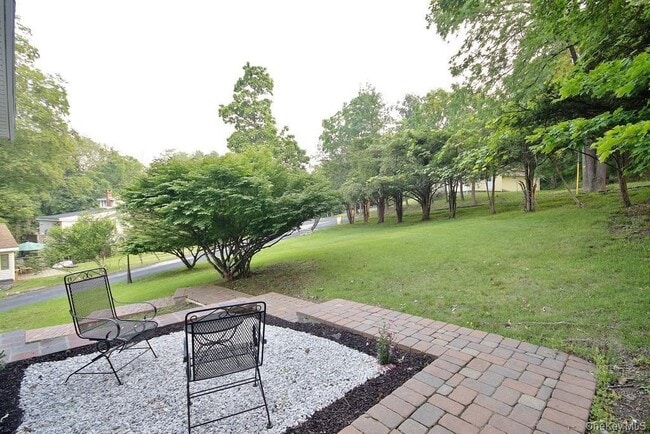 Building Photo - 24 Lake Ave