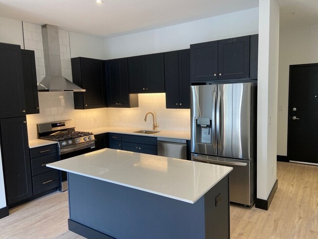 Building Photo - Beautiful two-bedroom apartment at Waterma...