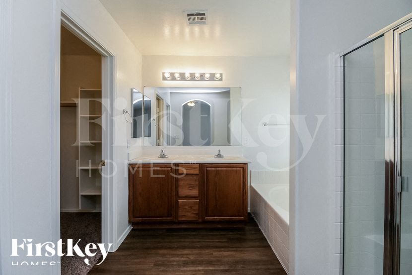 Building Photo - 3849 W South Butte Rd