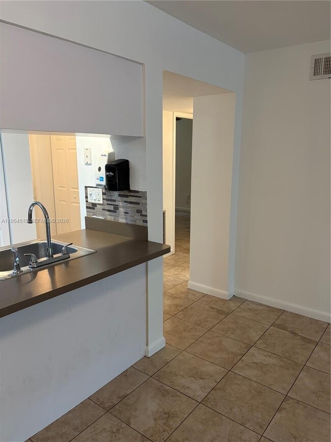 Building Photo - 6800 Cypress Rd