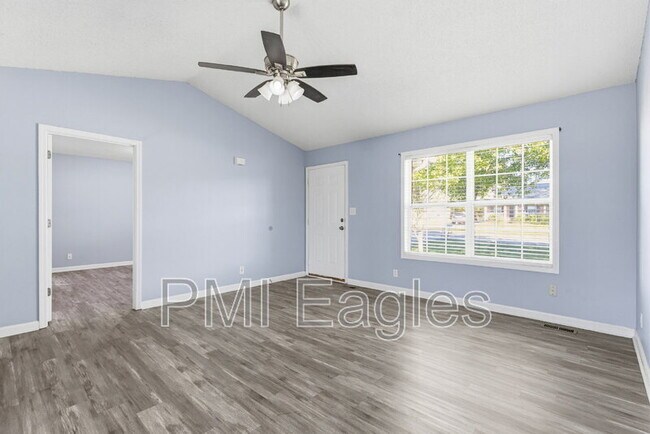 Building Photo - 112 Waterford Dr