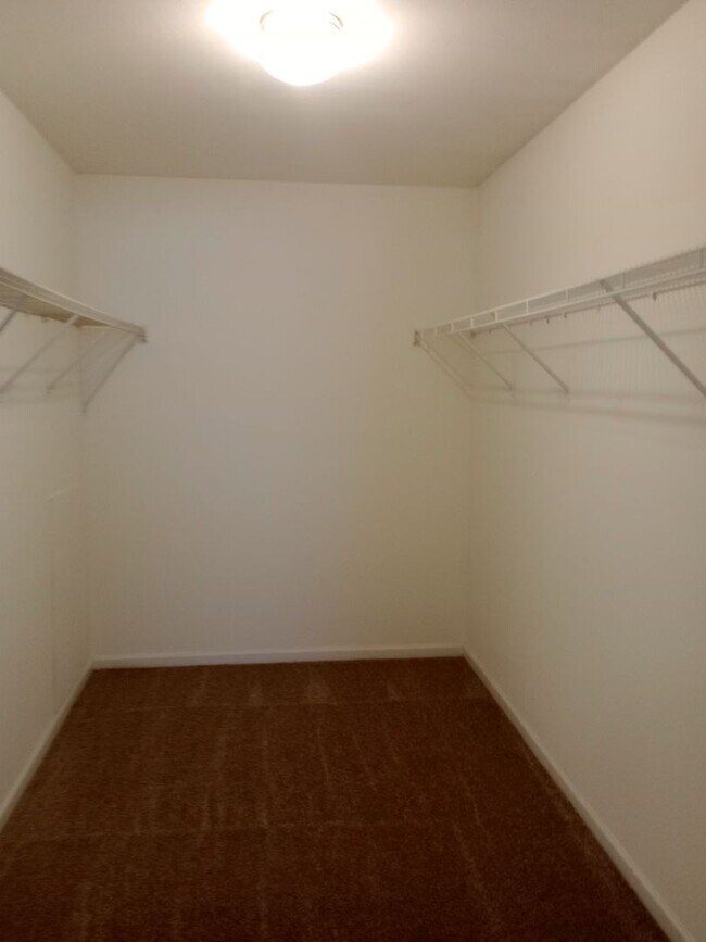 Building Photo - 1729-1731-1731 Louise Cir