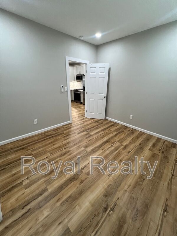 Building Photo - 1450 Ke’eaumoku St