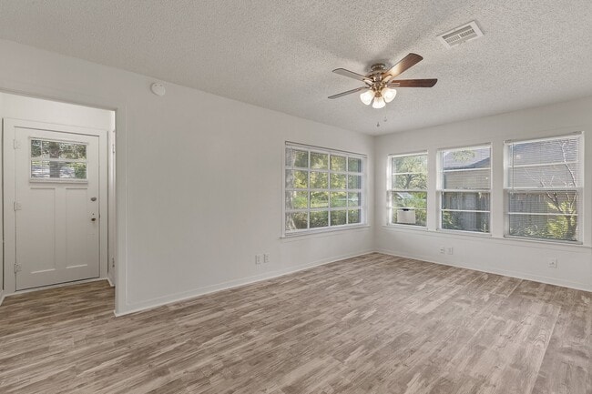 Building Photo - 524 S Liberty Ave