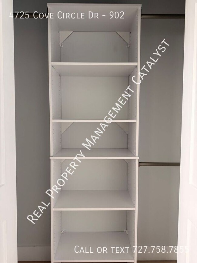 Building Photo - 4725 Cove Cir