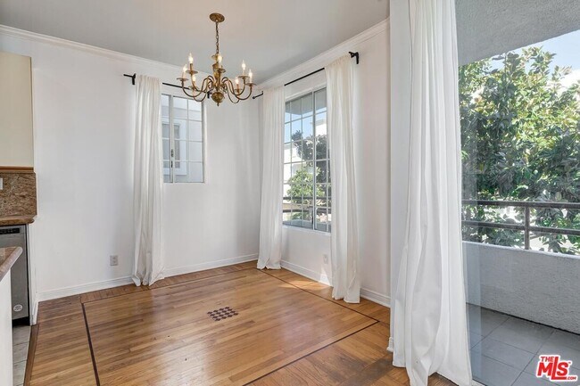 Building Photo - 1169 Wellesley Ave