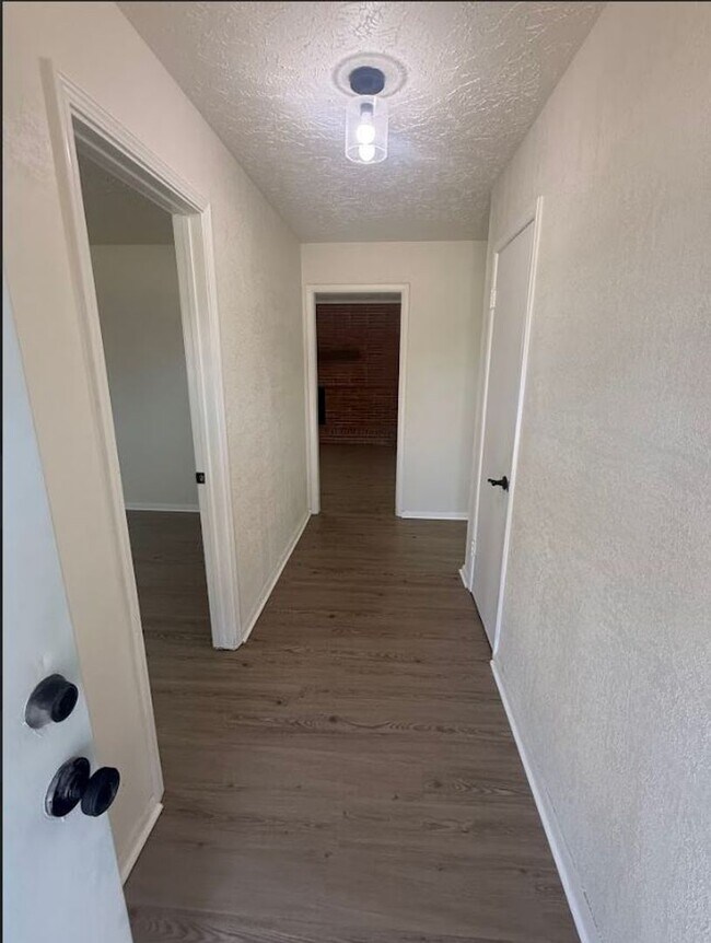 Building Photo - 5 Bedroom Rent to Own Home Available!