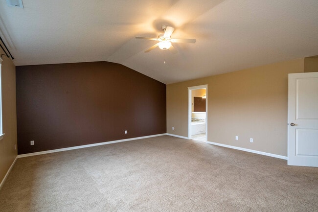 Building Photo - 3+ Bedroom 2.5 Bath with Office and Bonus Room - Indoor Play Structure - North Salmon Creek