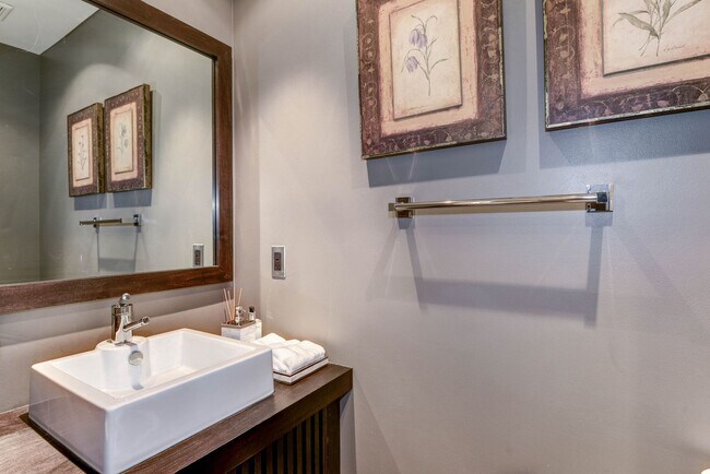 Building Photo - Beautiful Home in the Coveted Gated Commun...