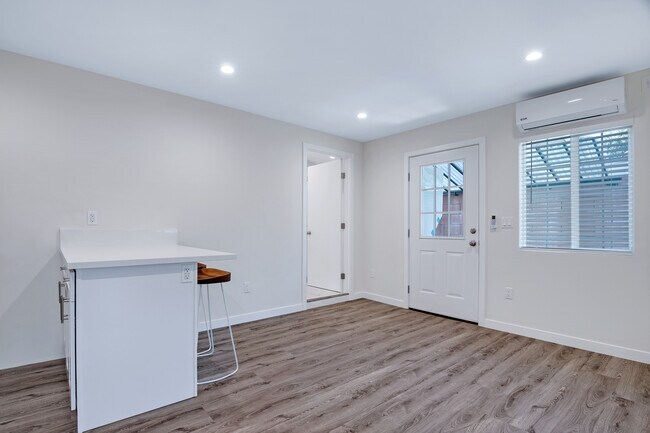 Building Photo - 20520 Mandell St
