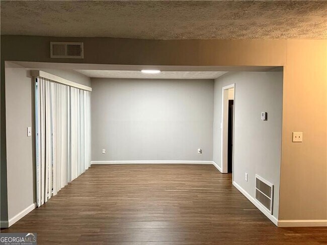 Building Photo - 1059 Mariners Dr