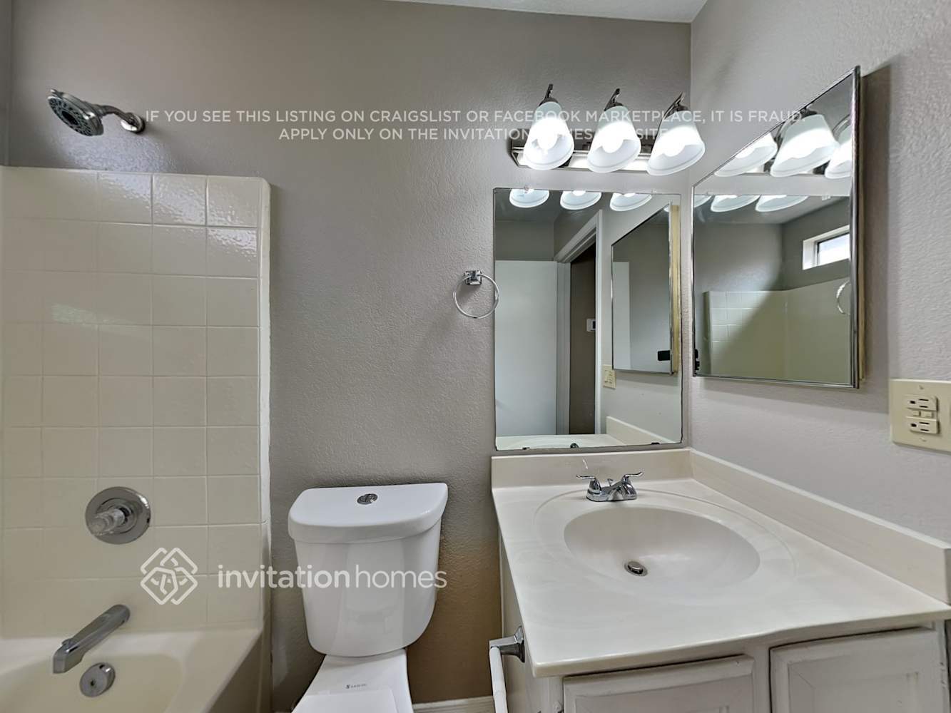 Building Photo - 11028 N 59th Dr