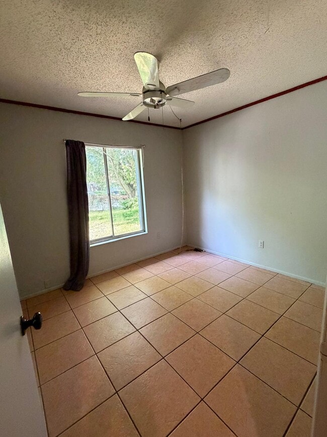 Building Photo - 101 Red Cedar Dr