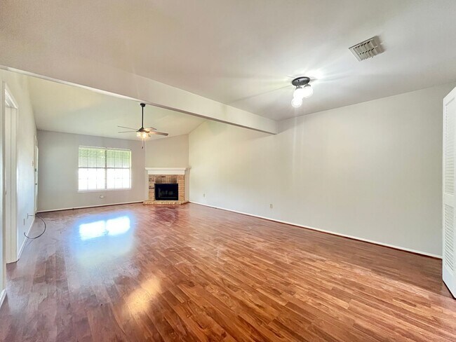 Building Photo - 400 W South Town Dr