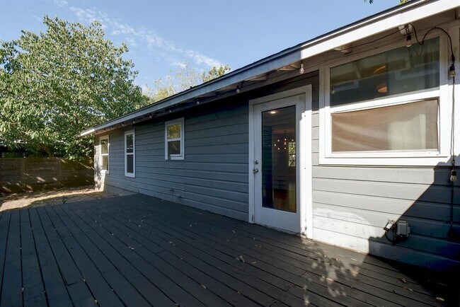 Building Photo - 4805 Brighton Rd