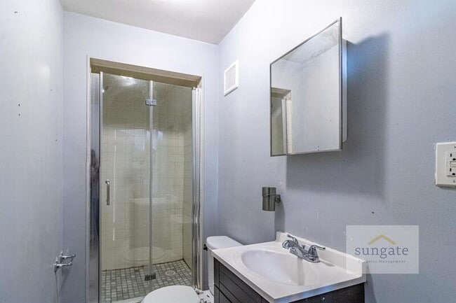 Building Photo - 1801 E Lombard St