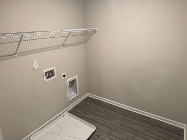 Building Photo - 312 Grey Falcon Ave