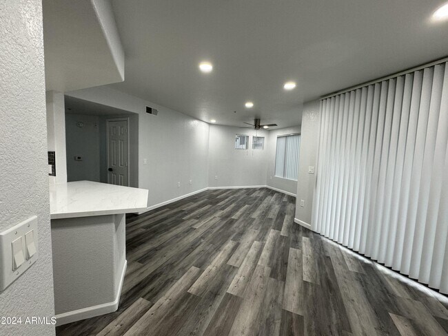 Building Photo - 3848 N 3rd Ave
