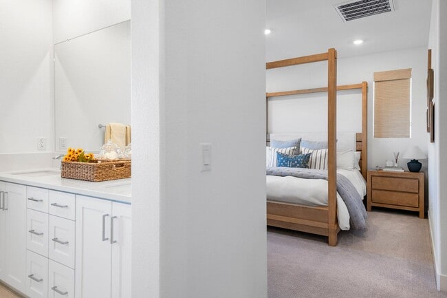 Building Photo - Beautiful 5bed/4bath for Rent Home at Great Park