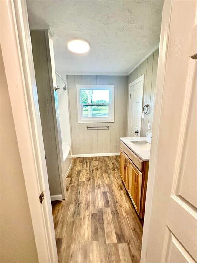 Building Photo - Newly Remodeled 4/2 Home in Atlanta, Texas
