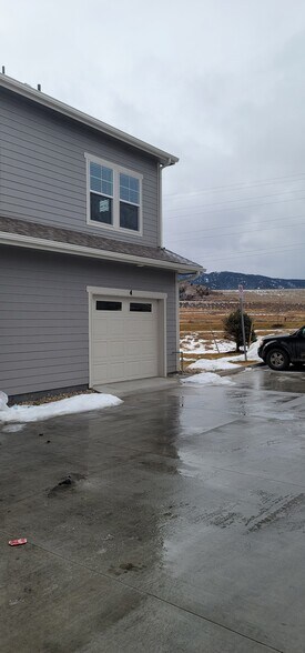 Building Photo - 3039 Upland Dr