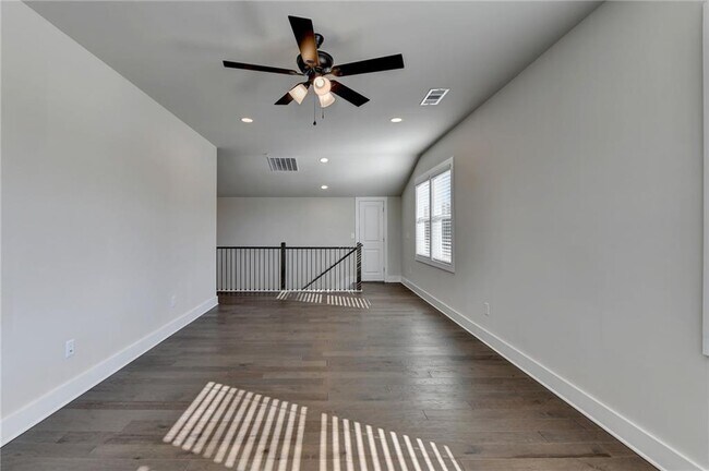 Building Photo - 1241 Waldon Xing