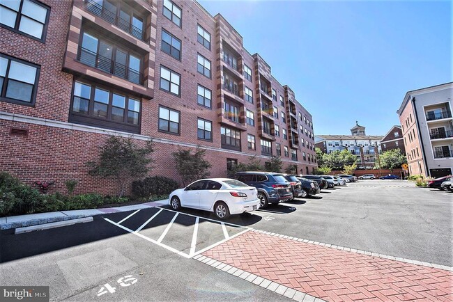 Building Photo - 600 S 24th St