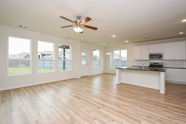 Building Photo - 32426 Fly Fish Wy