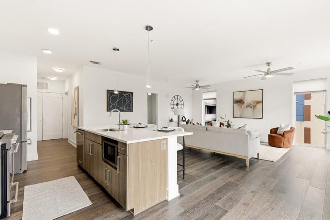 Building Photo - 775 Juniper St NE