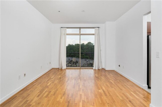 Building Photo - 2626 Peachtree Rd NW
