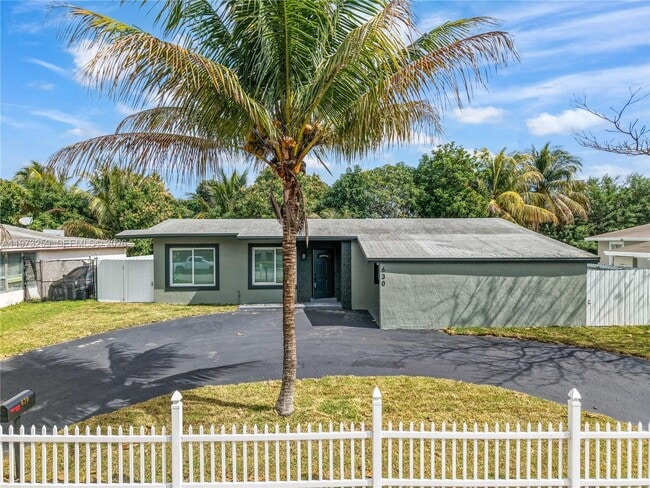 Building Photo - 630 SW 28th Dr