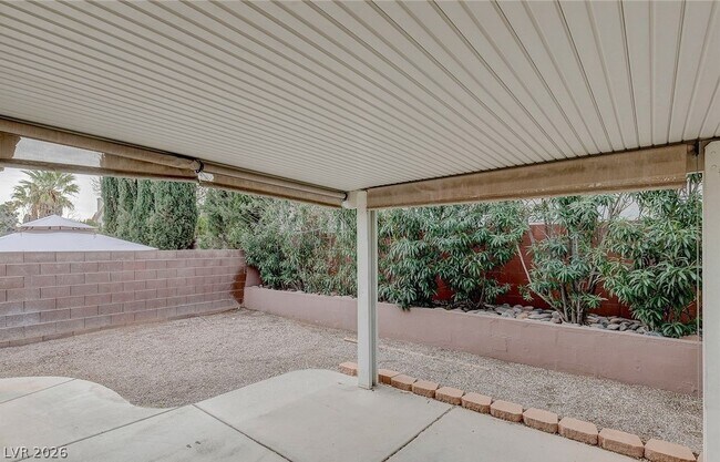 Building Photo - 7225 Scenic Hills Dr